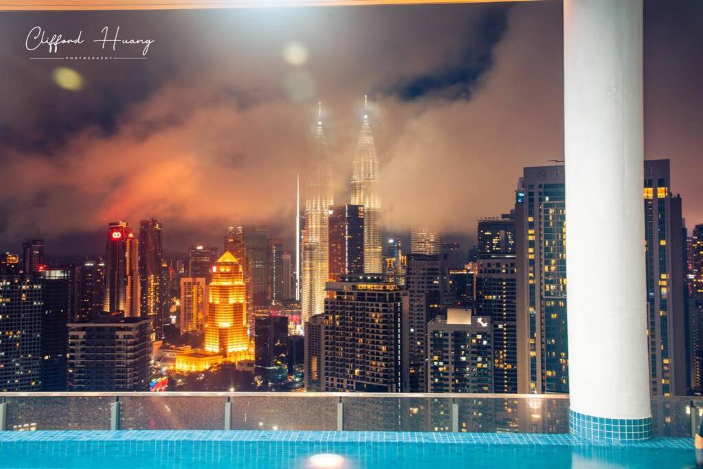 The Colony By Infinitum Best Pool View Klcc Trx Merdeka 118 Kl Tower Kuala Lumpur Luaran gambar